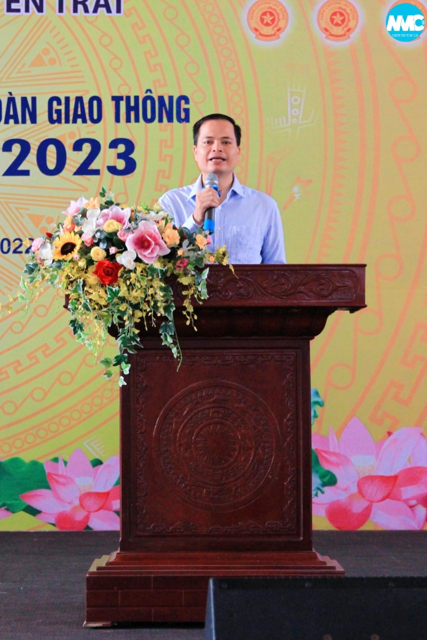 Nhấn để phóng to